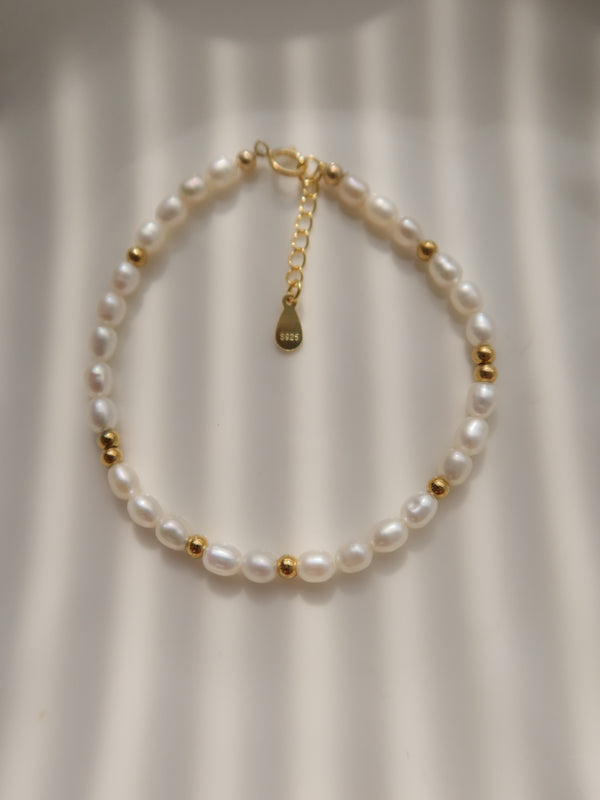 Honey Pearl Bracelet