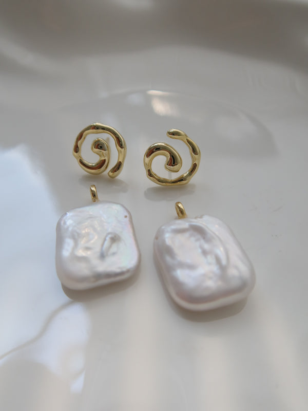 Sugar Pearl Earring