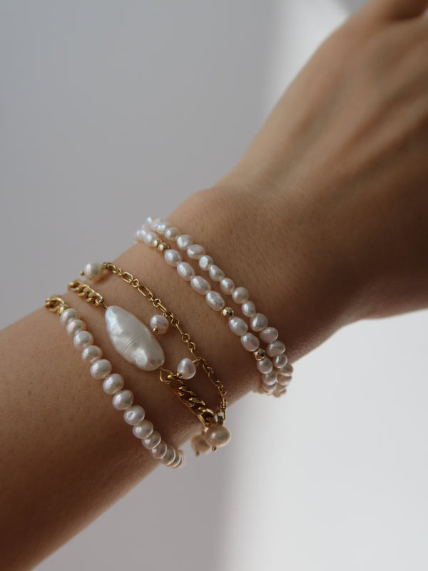 Daisy Pearl Bracelet