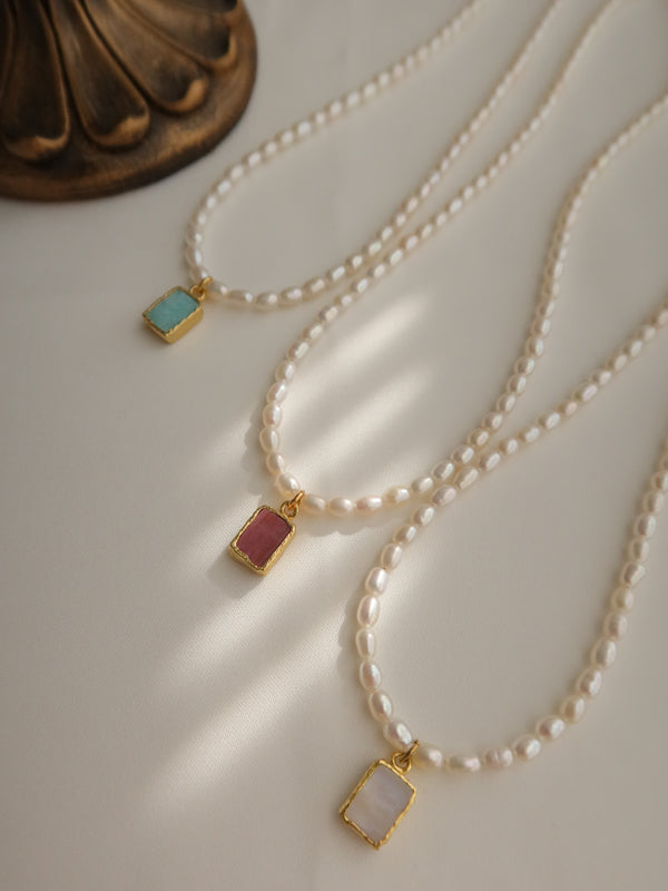 Fade Pearl Necklace