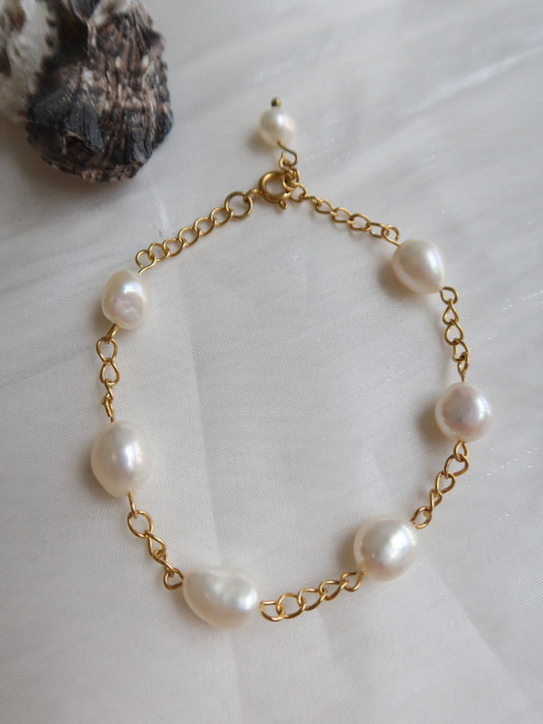 Bella Pearl Necklace & Bracelet